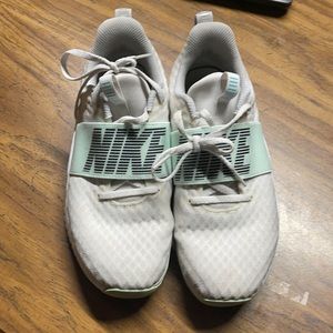 Women’s Size 8 Nike sneakers